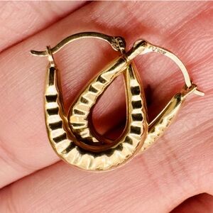 10K Yellow Gold Textured Oval Hoop Earrings